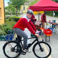 Michael Gradl, designierter Bürgermeisterkandidat der Poppenrichter SPD, besuchte die Flohmarktaussteller und stellte sich vor.